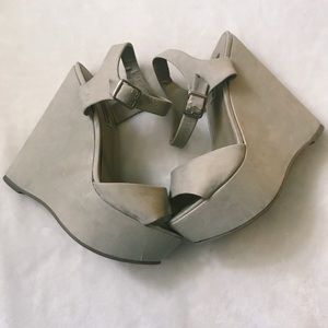 Steve Madden nude wedges